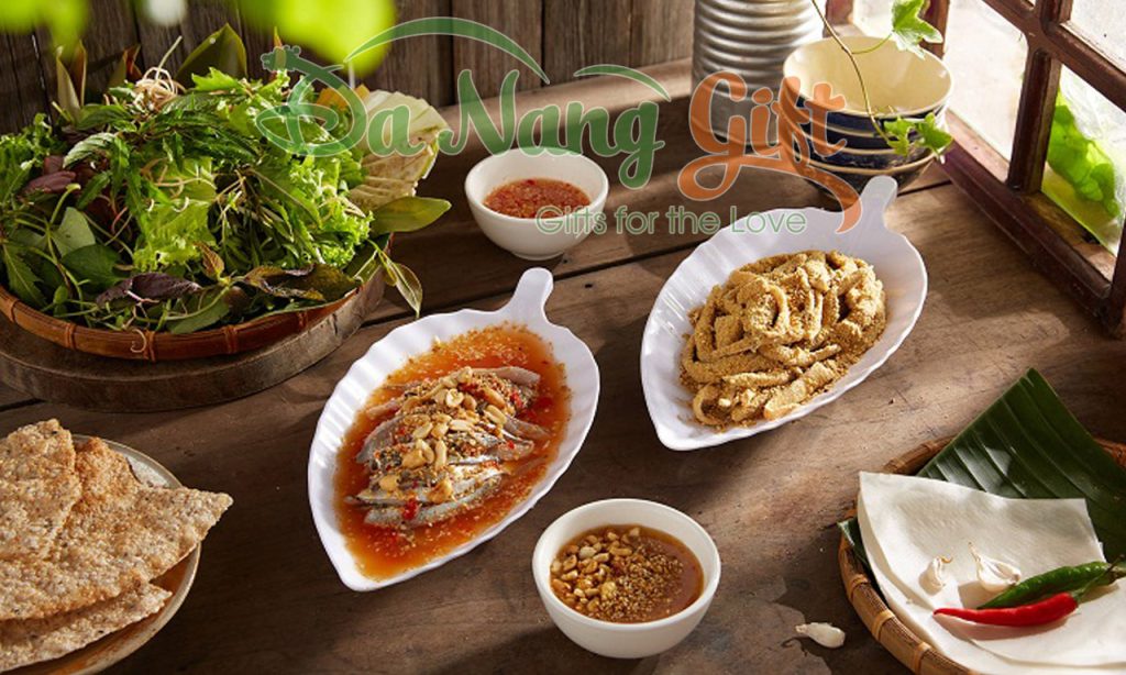 Gỏi cá Nam Ô, món ăn đặc trưng và cũng là đặc sản của Đà Nẵng